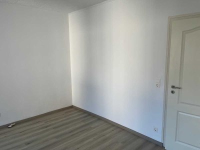 Attraktive und vollständig renovierte 4-Raum-Maisonette-Wohnung mit Balkon in Bad Nauheim