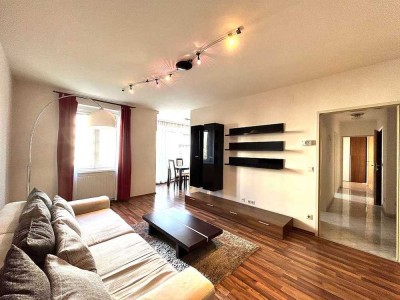 Exklusive, gepflegte 1,5-Raum-Wohnung mit Einbauküche in Weingarten