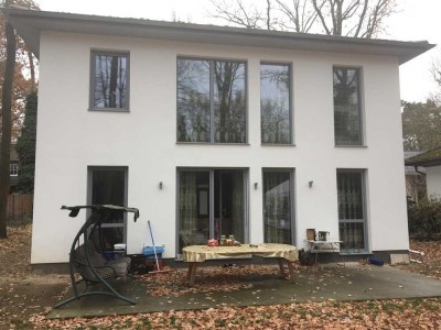 Geräumiges, preiswertes und neuwertiges 5-Zimmer-Einfamilienhaus mit EBK in Berlin Kladow (Spandau)