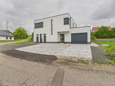 Stadtvilla im modernen Design zu verkaufen!