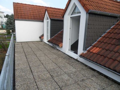 Helle 2-Zimmer-Wohnung mit 19qm großer Dachterrasse