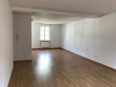 Helle 1-Zimmer-Wohnung mit Süd-Balkon in ruhiger Altstadtlage
