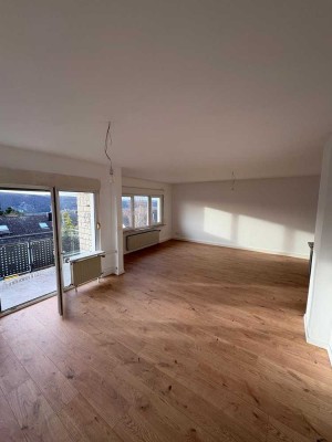 Schöne 4-Zimmer- Wohnung mit Fernblick