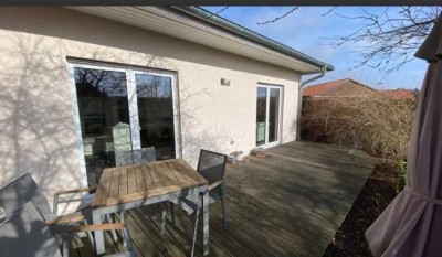 Attraktive Einliegerwohnung 2-Zi EG mit Terrasse und EBK in Petersberg Marbach