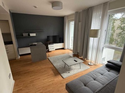 Stilvolle, vollmöblierte Wohnung in Berlin-Adlershof – 2 Zimmer, Balkon & Aufzug