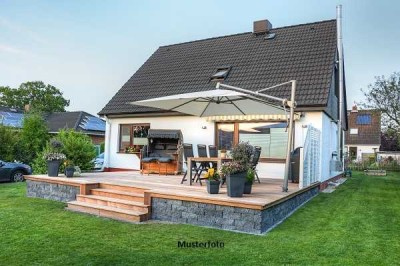 Freistehendes Einfamilienhaus nebst Terrasse