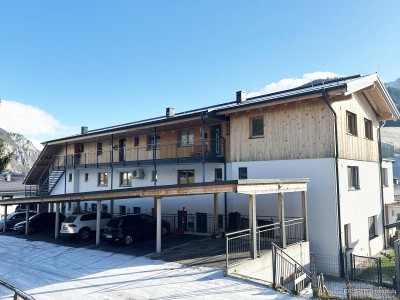 5-Zimmer-Wohnung über 2 Etagen mit Garten,Terrasse, 2 Carport in der Forstau/Fageralm
