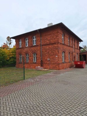 Charmantes Zweifamilienhaus mit großzügiger Wohnfläche im Herzen von Prenzlau