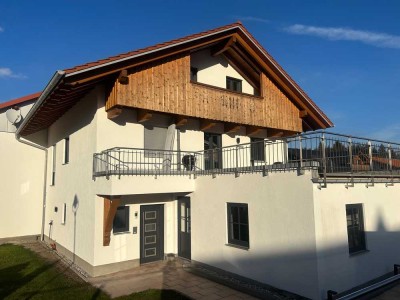 Stilvolle 5-Zimmer-Maisonette-Wohnung mit Dachterrasse in Bad Heilbrunn