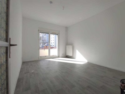 Sofortbezug / Altbau / hohe Räume / Balkon / weitere Angebote