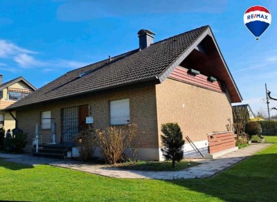 Verklinkertes Einfamilienhaus mit Garten, Partykeller und Hebelift im Eingangsbereich!