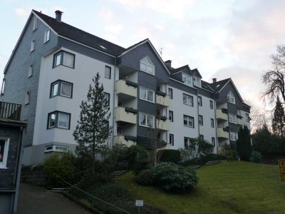 Schöne 2,5 Zimmer-Hochparterre-Wohnung mit 2 Balkonen in Hückeswagen
