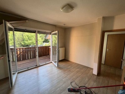 Helle Maisonette-Wohnung (76 m²) mit Balkon & Kaminofen auf dem Stolberger Donnerberg