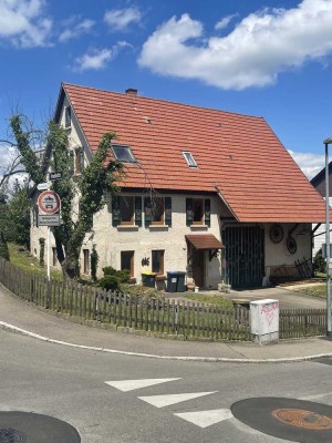 Bauernhaus mit sonnigem Garten in guter Lage