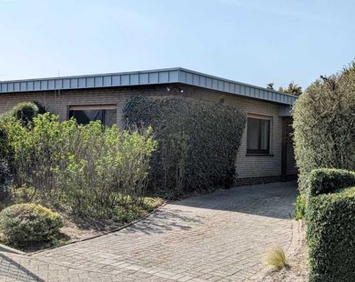Teilmodernisierter, ebenerdiger Bungalow!
Ruhige und gepflegte Siedlungslage!