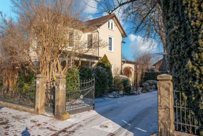 Traumhaftes Landhaus mit einzigartigem Grundstück