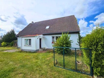 Provisionsfrei: 5000 qm² Grundstück mit 6-Zimmer-Haus in Groß Luckow