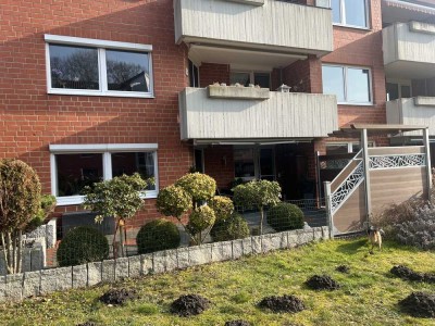 Vollständig renovierte 4-Raum-Wohnung mit Balkon und Einbauküche in Burgdorf