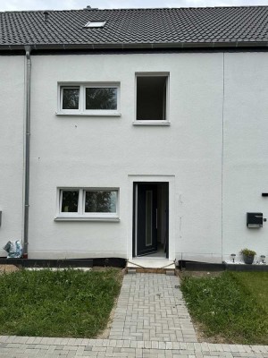 Modernes, energieeffizientes Reihenhaus mit Süd-West-Garten in Düren