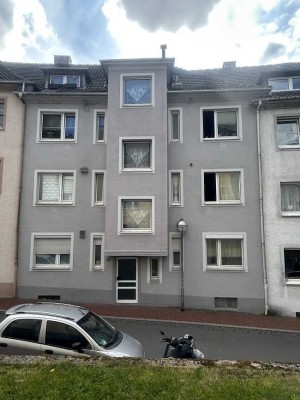 Solides Mehrfamilienhaus mit 7 Wohneinheiten und großem Garten als Kapitalanlage...