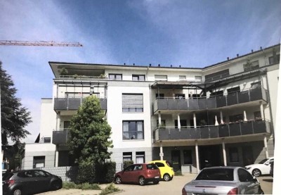 4-Zimmer-Wohnung mit Aufzug, TG-Stellplatz, Einbauküche und zwei Balkonen zum Verweilen