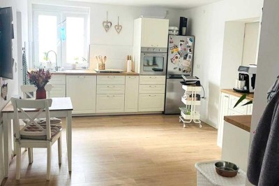 EIGENER GARTEN !!! mit neuwertiger 3,5-Zimmer-Wohnung
