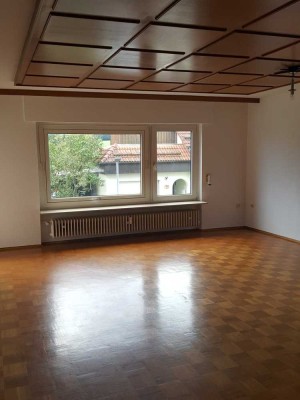 Attraktive und gepflegte 4-Zimmer-Erdgeschosswohnung mit Einbauküche in Limbach Wagenschwend