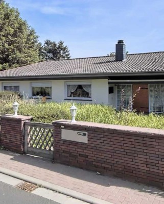 Renovierungsbedürftige Villa mit 8 Zimmern und Garage in Gundheim