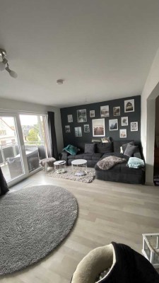 geräumige 2,5 Zimmer Wohnung mit Balkon und 86,5 qm