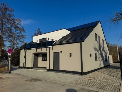 Helle Erdgeschosswohnung mit gemütlicher Terrasse in ruhiger Lage!