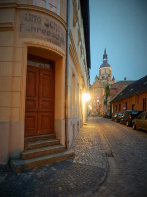Historisch und Modern - Ruhige Altstadtwohnung am Meeresmuseum und Knieperteich