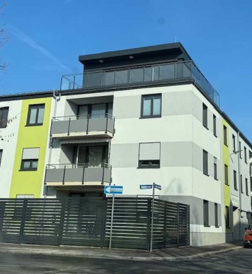 5-Zimmer-Penthouse-Wohnung mit Balkon und Dachterrasse mit Blick über Zeulenroda