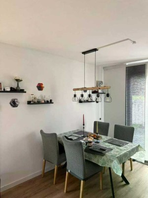 Neu und viel Platz: Wohnung mit Garten & Terrasse in Leuna