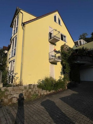 Lichtdurchflutete Maisonette mit traumhafter Dachterrasse