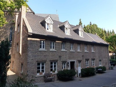 Kölner Westen, "Haus im Haus" im kernsanierten Denkmal in Frechen