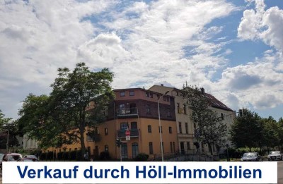 Höll-Immobilien verkauft sehr schöne 2-Raumwohnung mit Balkon und Aufzug, vermietet.