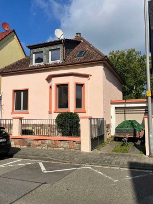 Neuwertiges 5-Zi Haus mit großem Garten - WG geeignet