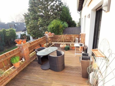 ++ NEUE WÄRMEPUMPE!! Modernisierte MAISONETTE-Wohnung mit Dachterrasse & Garten! ++