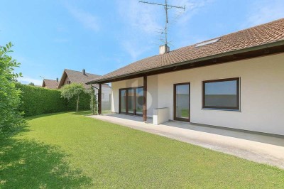 FAMILIENFREUNDLICH MIT GARTEN + CARPORT