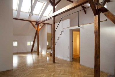 Gepflegte DG- 6 Zi. Maisonette-Wohnung mit Wintergarten + Dachterrasse in Potsdam