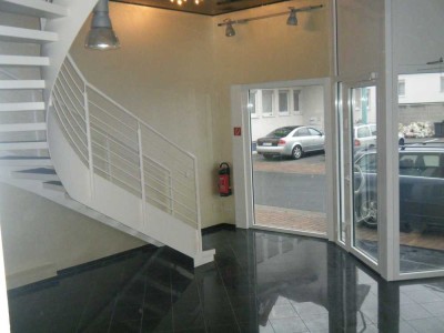 Die KANZLEI für Selbständige: Büro/Verkauf und Wohnen in Einem.