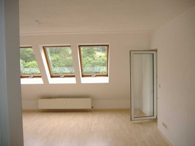 "Tolle Wohnung, ideal für Singles oder junges Paar mit Aufzug