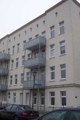 Sonnige 2-Raum-Wohnung mit Balkon in Sudenburg freut sich auf neue Mieter!