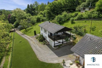 Idyllisches Einfamilienhaus mit Blick in die Weinberge & traumhaftem Garten - Ruhe und Natur pur