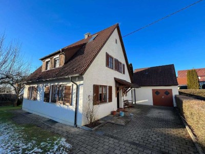 Schön gelegenes Einfamilienhaus mit Garage u. großem Garten in Lenningen-Hochwang.