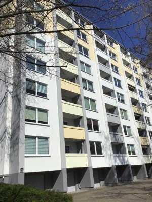 Praktische 2-Zimmer-Wohnung mit sonnigem Balkon!