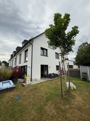 Stilvolles 6-Zimmer-Reihenendhaus mit gehobener Innenausstattung und EBK in München Trudering