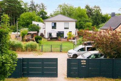 Moderne Stadtvilla mit Remise in Petershagen: Flexible Nutzung unter zwei Dächern!
