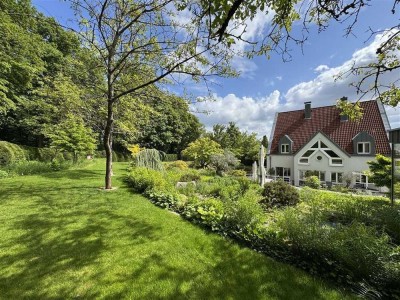 exklusive Villa auf außergewöhnlichem Grundstück in Höchberg