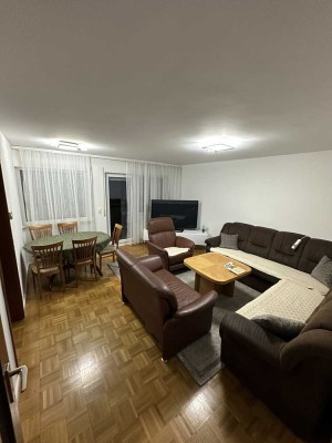 Zweieinhalb Zimmerwohnung zu vermieten.